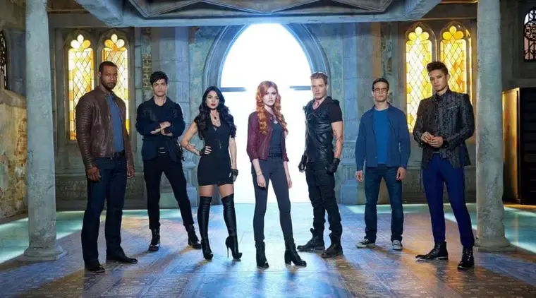 Découvrez la série Shadow hunters