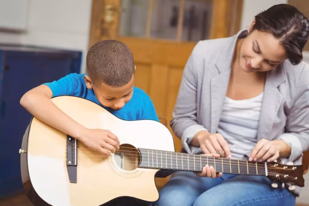 Musique : 5 bonnes raisons de vous inscrire à un cours de guitare